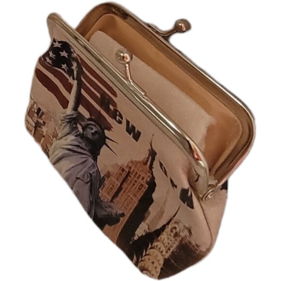 Classic Coin Purse with New York Print - Picture 2 of 3